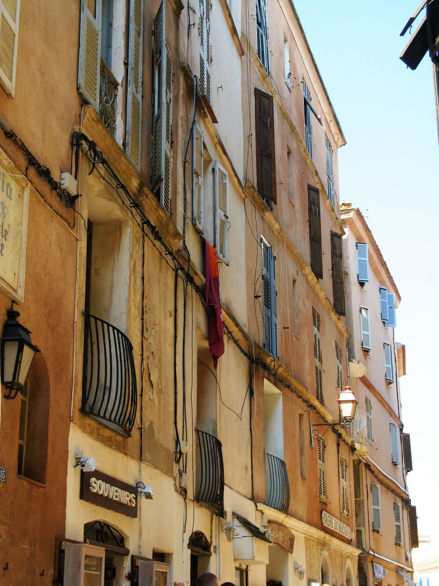 k10_bonifacio_02.jpg